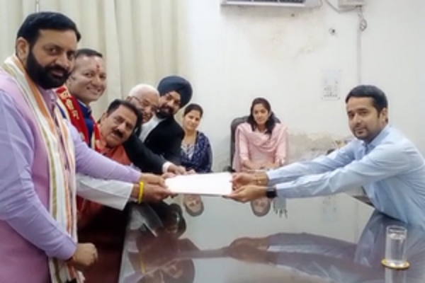 कुरुक्षेत्र लोकसभा सीट से भाजपा उम्मीदवार नवीन जिंदल ने सीएम नायब सिंह सैनी की मौजूदगी में पर्चा भरा
