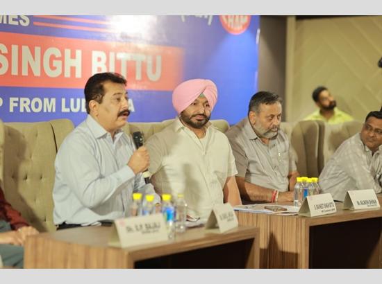 मैं केंद्र में आपकी आवाज बनूंगा, समस्याओं के समाधान के लिए संबंधित मंत्रालयों के समक्ष उठाऊंगा: रवनीत बिट्टू
