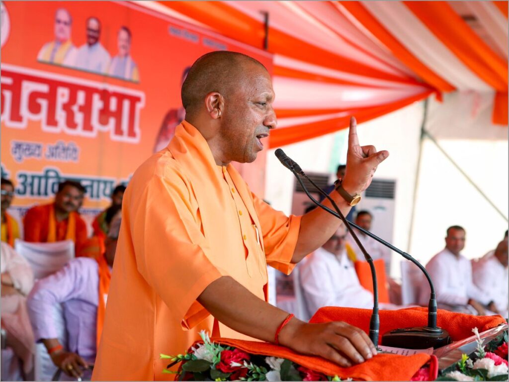 सीएम योगी ने दुर्योधन और दुशासन से की विपक्ष की तुलना,बोले- रामभक्तों पर गोली चलाने वाले ..
