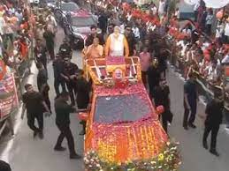 ‘हर-हर मोदी, घर-घर मोदी’ के नारों से गूंजी काशी, CM योगी पर रहे मौजूद