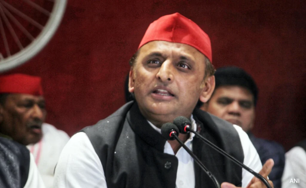 स्वाति मालीवाल मामले पर अखिलेश यादव का पहला रिएक्शन, यहाँ जानें- सपा प्रमुख ने क्या कुछ कहा?