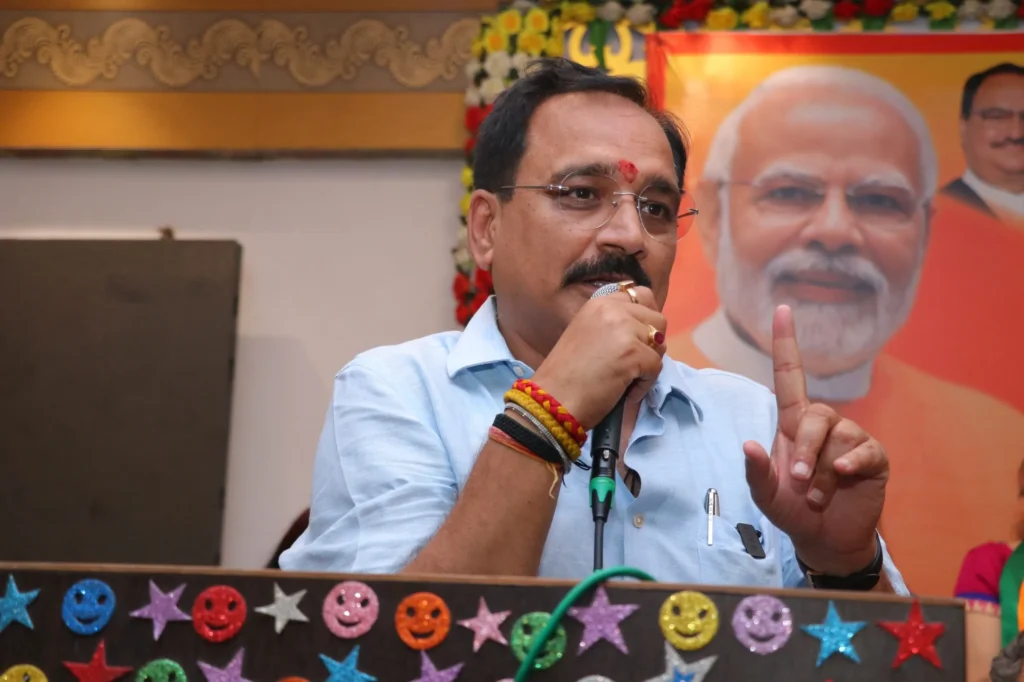 केजरीवाल की राजनीति के कई गंदे पन्ने जल्द होंगे सार्वजनिक: वीरेंद्र सचदेवा