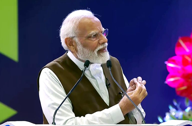 प्रधानमंत्री ने शिक्षा के क्षेत्र में गुणात्मक परिवर्तन के प्रति अपनी प्रतिबद्धता दोहराई