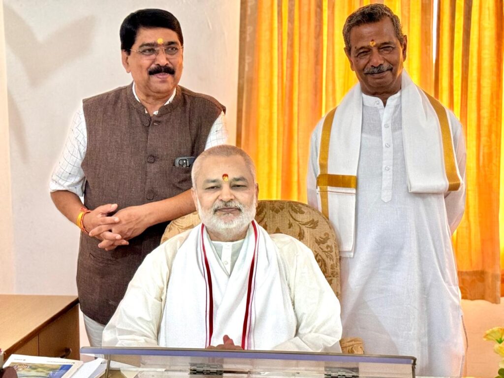 महर्षि महेश योगी वैदिक विश्वविद्यालय के कुलपति प्रोफेसर भुवनेश शर्मा हुए सेवानिवृत्त, प्रोफेसर प्रमोद कुमार वर्मा को सौंपा कार्यभार
