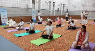विधि कार्य विभाग ने 10वें अंतर्राष्ट्रीय योग दिवस के अवसर पर आयोजित योग और ध्यान सत्र की मेजबानी की