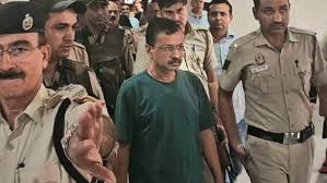 कम नही हो रही है सीएम केजरीवाल की मुश्किलें, सीबीआई मामले में कोर्ट ने 14 दिन की न्यायिक हिरासत में भेजा