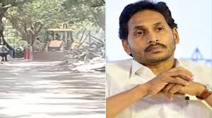 YSRCP के नए ऑफिस पर चला बुलडोजर, जगन मोहन रेड्डी बोले- बदले की राजनीति ..