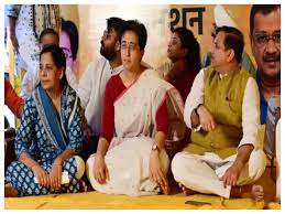 आतिशी के अनशन का तीसरा दिन, सक्सेना ने कहा- सरकार साल-दर-साल एक ही आरोप-प्रत्यारोप का खेल…