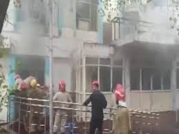 सफदरजंग अस्पताल के ओल्ड इमरजेंसी बिल्डिंग में लगी आग, मौके पर मौजूद दमकल की 7 गाड़ियां