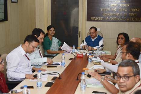 जगत प्रकाश नड्डा ने राज्य मंत्री अनुप्रिया पटेल के साथ मंत्रालय के प्रदर्शन की समीक्षा की