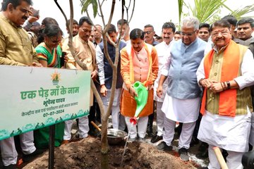 भूपेंद्र यादव ने मध्य प्रदेश के इंदौर में मुख्यमंत्री डॉ. मोहन यादव के साथ विशाल वृक्षारोपण अभियान “एक पेड़ मां के नाम” में लिया भाग