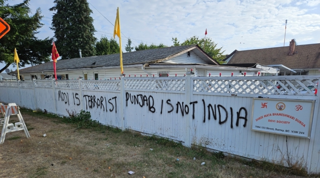 कनाडा में हिंदू धर्मस्थलों पर हमला, दीवारों पर लिखे गए भारत-विरोधी नारे