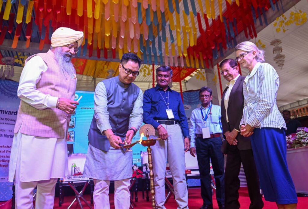केंद्रीय मंत्री किरेन रीजिजू ने नई दिल्ली स्थित दिल्ली हाट में “लोक संवर्धन पर्व” का किया उद्घाटन