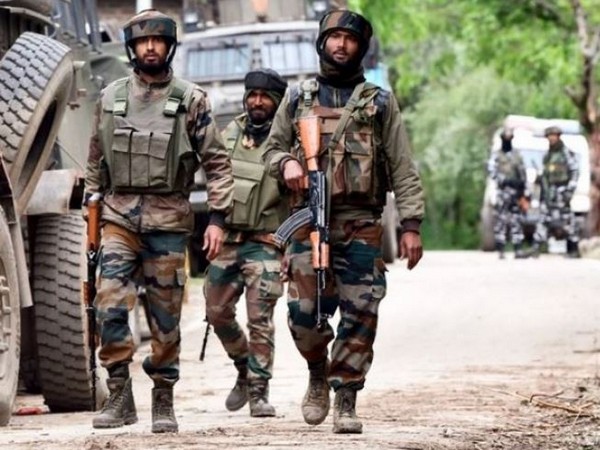 कुपवाड़ा में सुरक्षा बलों और आतंकियों के बीच मुठभेड़: एक आतंकी ढेर