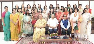 जब एक महिला परिवार के खर्चे, परिवार की आर्थिक स्थिति को नियोजित करती है, तो परिवार का विकास सुनिश्चित होता है-उपराष्ट्रपति