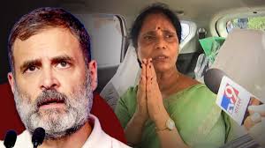 राहुल गांधी ने शहीद कैप्टन अंशुमान सिंह के पिता और उनकी मां से की मुलाकात
