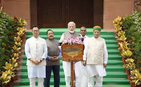 “लोकतांत्रिक परंपराओं में निर्वाचित सरकार और उसके प्रधानमंत्री पर अंकुश लगाने का कोई स्थान नहीं है”: प्रधानमंत्री