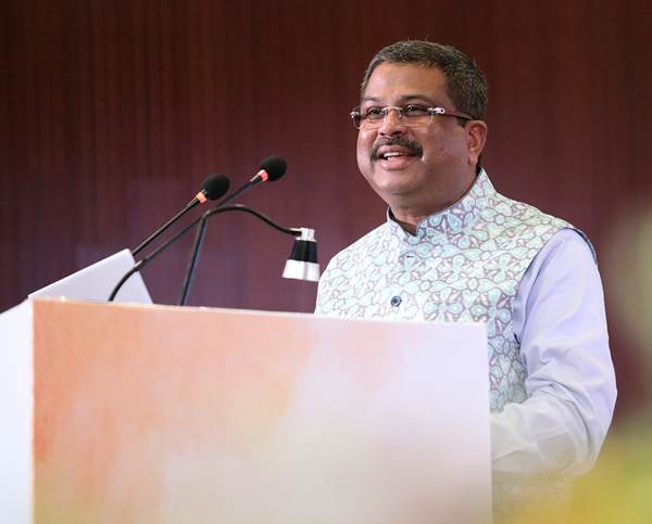 धर्मेंद्र प्रधान ने सहयोगात्मक शिक्षा प्रणाली के निर्माण के लिए राज्यों से मिलकर काम करने का किया आह्वान