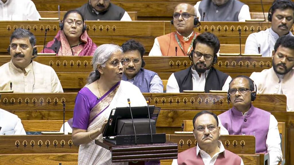 केंद्रीय बजट 2024: वित्त मंत्री निर्मला सीतारमण ने महिलाओं के हित में की बड़ी घोषणाएं, युवाओं के लिए दी खास सौगात
