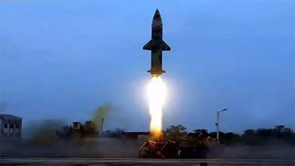 ओडिशा के तट पर DRDO ने किया पृथ्वी-2 मिसाइल का सफल नाइट ट्रायल: भारत की सैन्य ताकत को मिली नई ऊंचाई