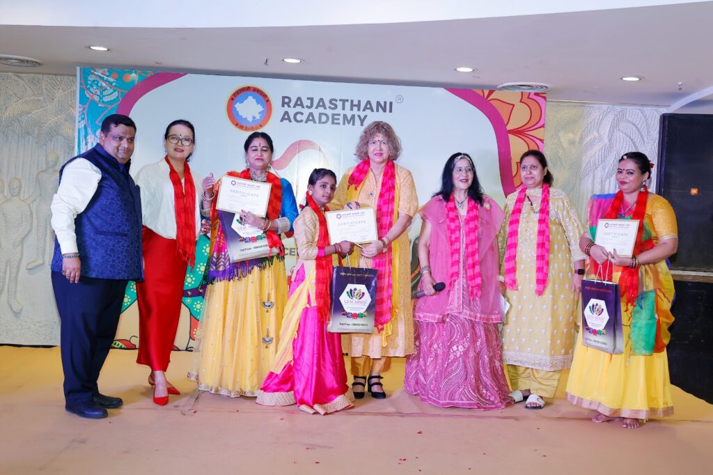 राजस्थानी अकादमी के तीज समारोह में राजस्थानी धुन पर झूमे राजदूत और राजनयिक