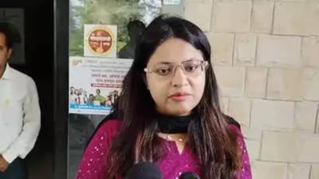 पूर्व IAS ट्रेनी पूजा खेडकर को दिल्ली हाई कोर्ट से बड़ी राहत, गिरफ्तारी पर अगली सुनवाई तक रोक