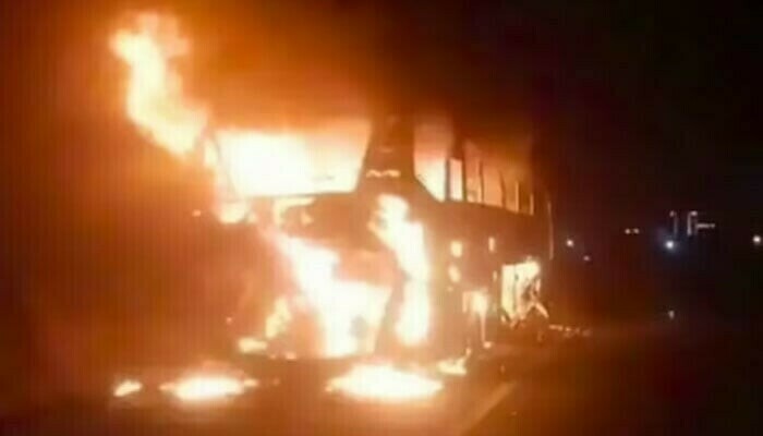 ईरान में बड़ा हादसा: शिया तीर्थयात्रियों की बस पलटने से 30 से अधिक पाकिस्तानी तीर्थयात्रियों की मौत