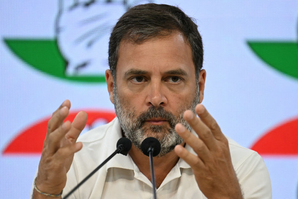 राहुल गांधी का प्रधानमंत्री मोदी पर हमला: “संविधान पर हमला कर रहे हैं पीएम मोदी, SC-ST-OBC का आरक्षण छीना जा रहा है”