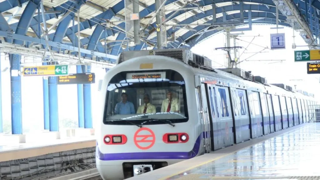 दिल्ली मेट्रो में अब रविवार की सुबह बिना देरी के सफर: डीएमआरसी का नया फैसला