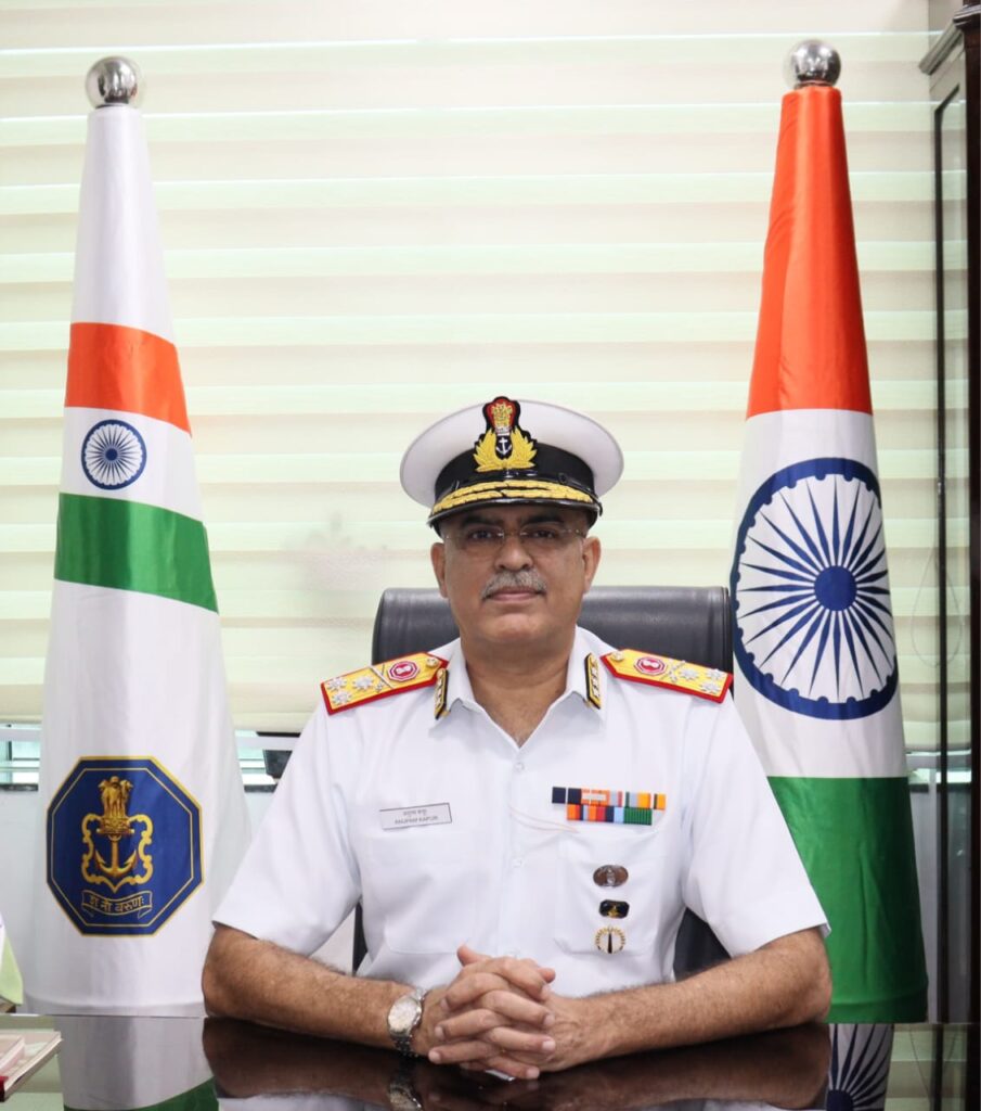 सर्जन वाइस एडमिरल अनुपम कपूर ने महानिदेशक, अस्पताल सेवा (सशस्त्र बल) का पदभार संभाला