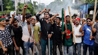 बांग्लादेश में हिंसा का कहर: नौकरी में आरक्षण खत्म करने और शेख हसीना के इस्तीफे की मांग को लेकर मचे बवाल में 100 से अधिक लोगों की मौत