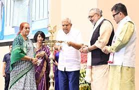 हथकरघा भारतीय संस्कृति का प्रतीक है, इसे फैशन डिजाइनिंग से जोड़ने की जरूरत है – जगदीप धनखड़