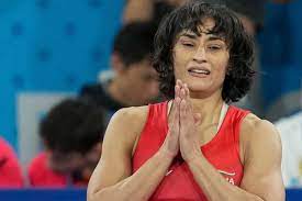 पेरिस ओलंपिक 2024 में अयोग्य घोषित होने के एक दिन बाद पहलवान विनेश फोगाट ने लिया संन्यास