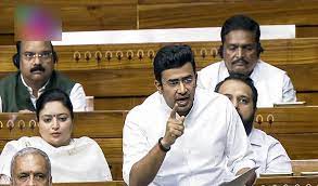 भूस्खलन के बाद तेजस्वी सूर्या ने राहुल गांधी पर साधा निशाना, संसद में हुआ हंगामा