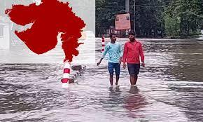 गुजरात में भारी बारिश से बाढ़ जैसी स्थिति, 13 जिलों में रेड अलर्ट जारी