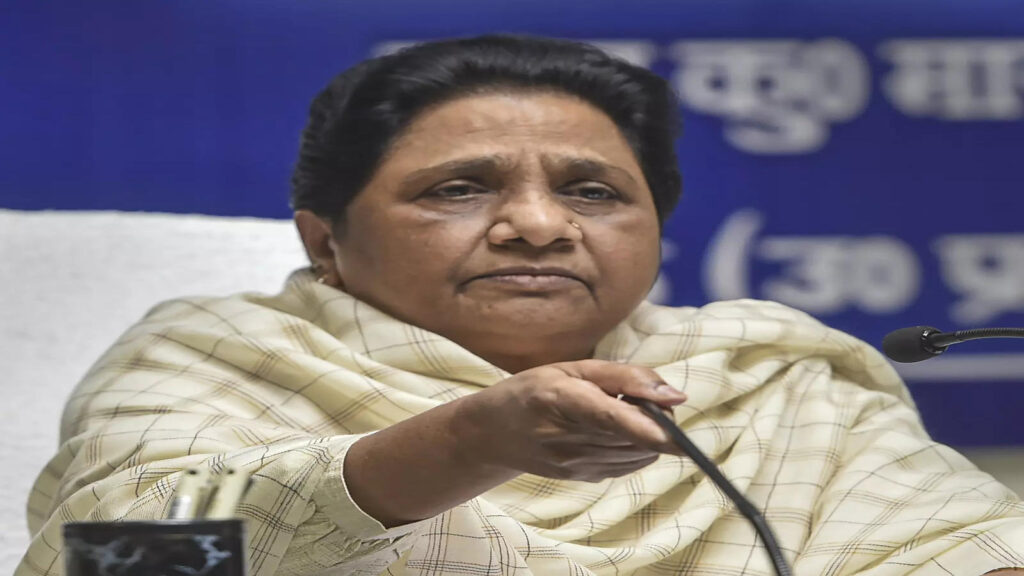 पीलीभीत में बीजेपी विधायक के पिता और पूर्व मंत्री ने उठाई अपनी ही सरकार के खिलाफ आवाज, मायावती को बताया बेहतर सीएम