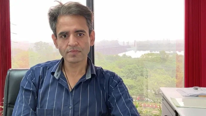 दिल्ली के उपराज्यपाल वीके सक्सेना ने आईएएस अधिकारी उदित प्रकाश राय के खिलाफ मुकदमे की दी मंजूरी