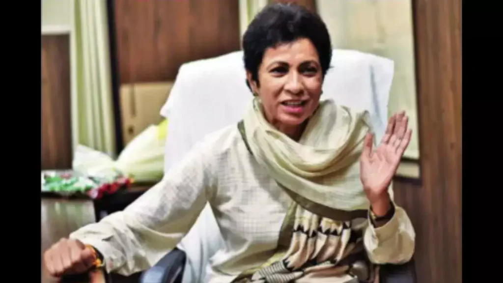 खट्टर की टिप्पणी से हरियाणा की चुनावी राजनीति में मचा हलचल: कुमारी शैलजा का प्रचार से दूर रहना बना चर्चा का विषय