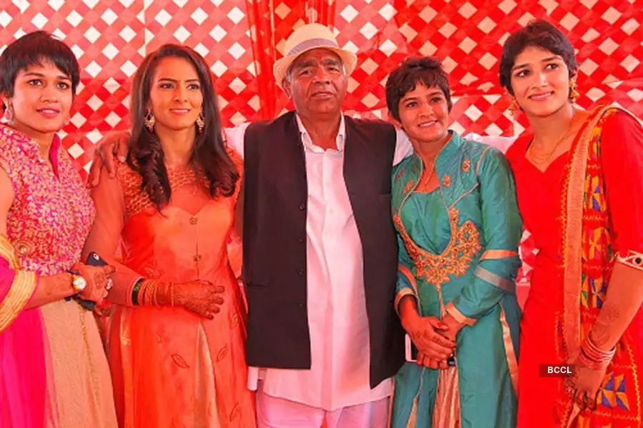 हरियाणा की राजनीति में फोगाट फैमिली: कुश्ती के ‘द्रोणाचार्य’ महावीर फोगाट के परिवार का राजनीतिक प्रभाव