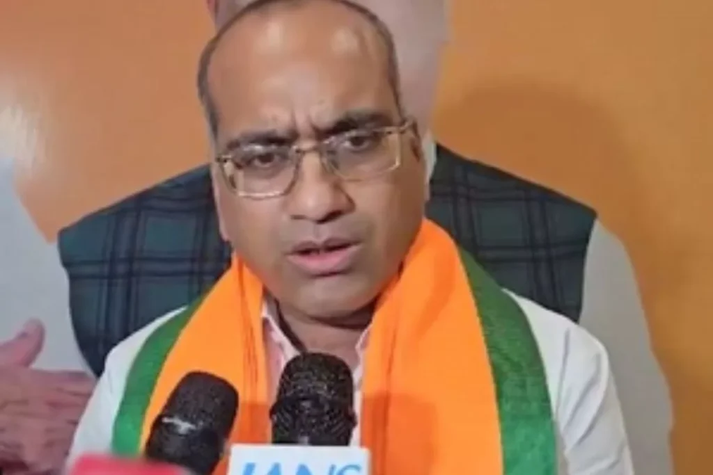 बीजद के पूर्व राज्यसभा सदस्य सुजीत कुमार भाजपा में शामिल बीजद के पूर्व राज्यसभा सदस्य सुजीत कुमार भाजपा में शामिल