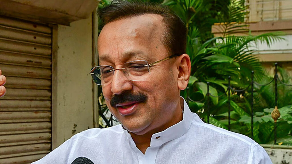 मुंबई में NCP नेता बाबा सिद्दीकी की हत्या से राजनीतिक भूचाल, विपक्ष ने कानून-व्यवस्था पर उठाए सवाल