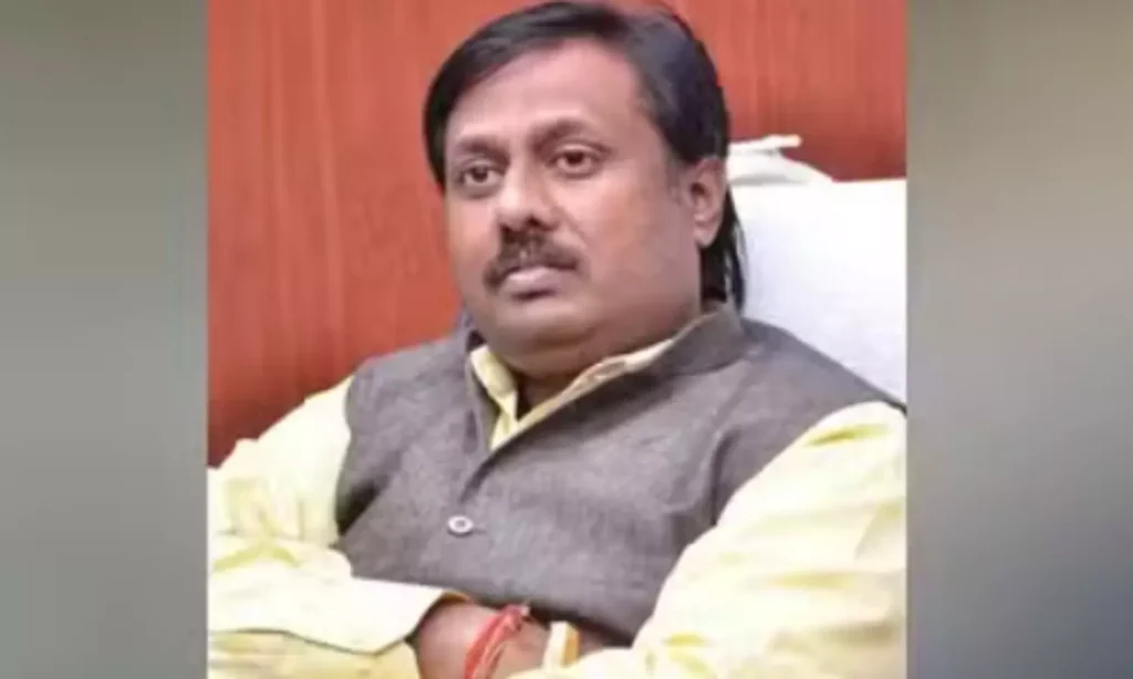 अखिलेश यादव के जीजा को बीजेपी ने दिया टिकट: करहल से चुनाव लड़ रहे अनुजेश यादव की कहानी