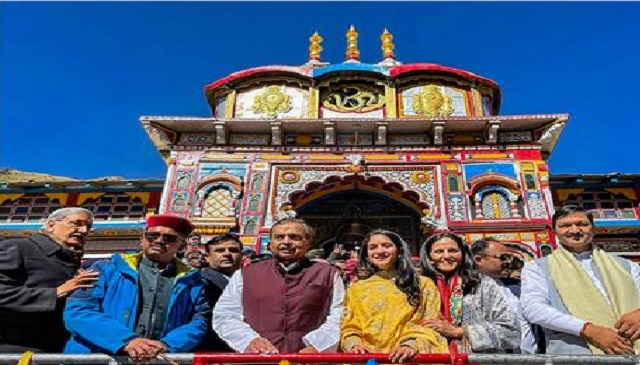 अंबानी परिवार ने बदरीनाथ और केदारनाथ में की पूजा, 5 करोड़ का दान किया