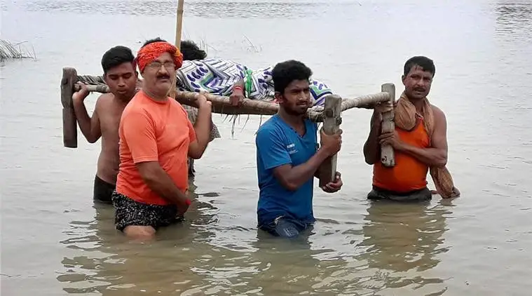 बिहार में बाढ़ का कहर: 16 लाख लोग पानी में घिरे, जिंदगी बचाने की जद्दोजहद
