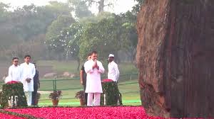 राहुल गांधी ने इंदिरा गांधी और सरदार पटेल को श्रद्धांजलि अर्पित की