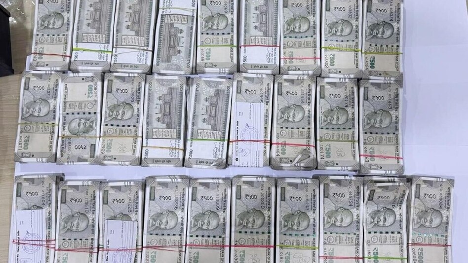 महाराष्ट्र: वाडा पुलिस ने कार से 3.70 करोड़ रुपये से अधिक नकदी की जब्ती, चालक हिरासत में
