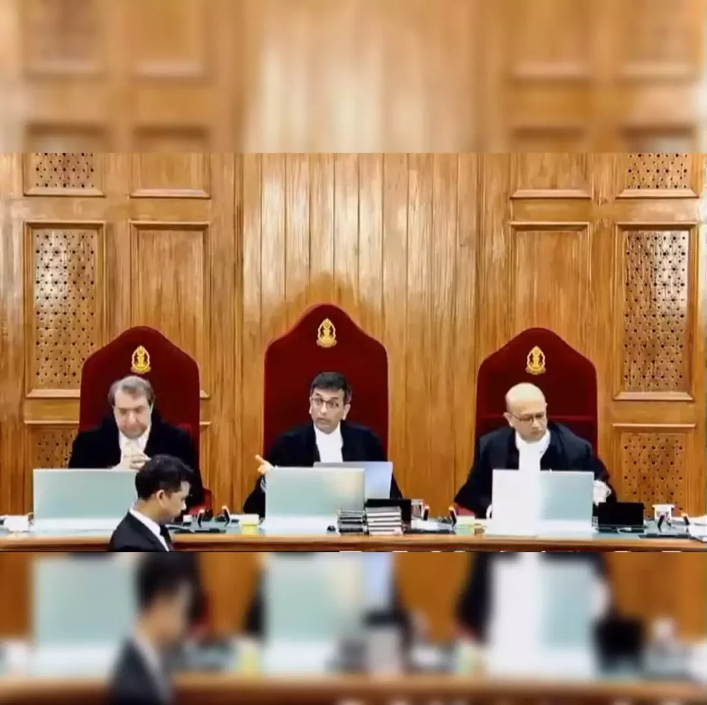 AMU के अल्पसंख्यक दर्जे पर 1967 का फैसला खारिज: सुप्रीम कोर्ट ने नए सिरे से निर्धारण के लिए बनाई 3 जजों की बेंच
