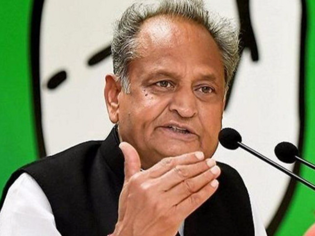 गहलोत बोले: 800 साल पुरानी अजमेर दरगाह पर कोर्ट केस गलत, पीएम मोदी भी यहां चादर चढ़ा चुके