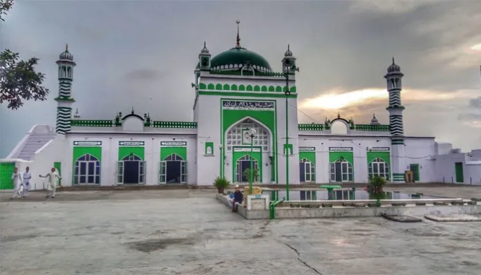 संभल की जामा मस्जिद: बाबरनामा में दर्ज है मंदिर से मस्जिद बनने की कहानी, जानिए इसका पूरा इतिहास