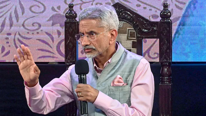 ‘कनाडा की राजनीति में चरमपंथी ताकतों को मिल रही जगह, भारतीय राजनयिकों की निगरानी स्वीकार्य नहीं’: जयशंकर ने सुनाई खरी-खरी